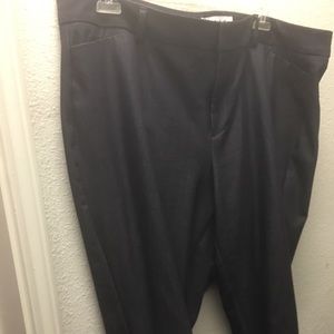 ‼️Sale! ✨ Elle cropped ankle pants.  EUC